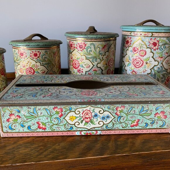 BEAUTIFUL 4 VINTAGE STACKING METAL TINS & 1 TISSUE HOLDER SET - Picture 1 of 16